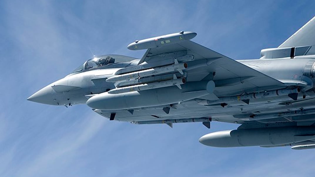 Ракети ASRAAM на британських літаках Typhoon Ракети ASRAAM на британських літаках Typhoon