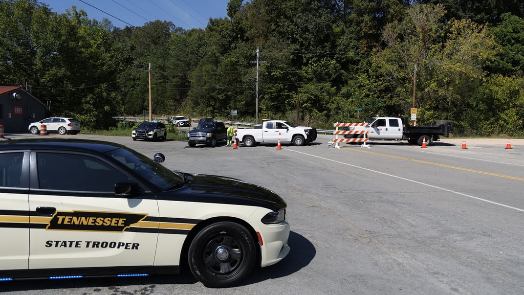 Правоохоронці блокують дорогу, що веде до компанії Accurate Energetic Systems, у місті Мак’юен, штат Теннессі, де стався вибух