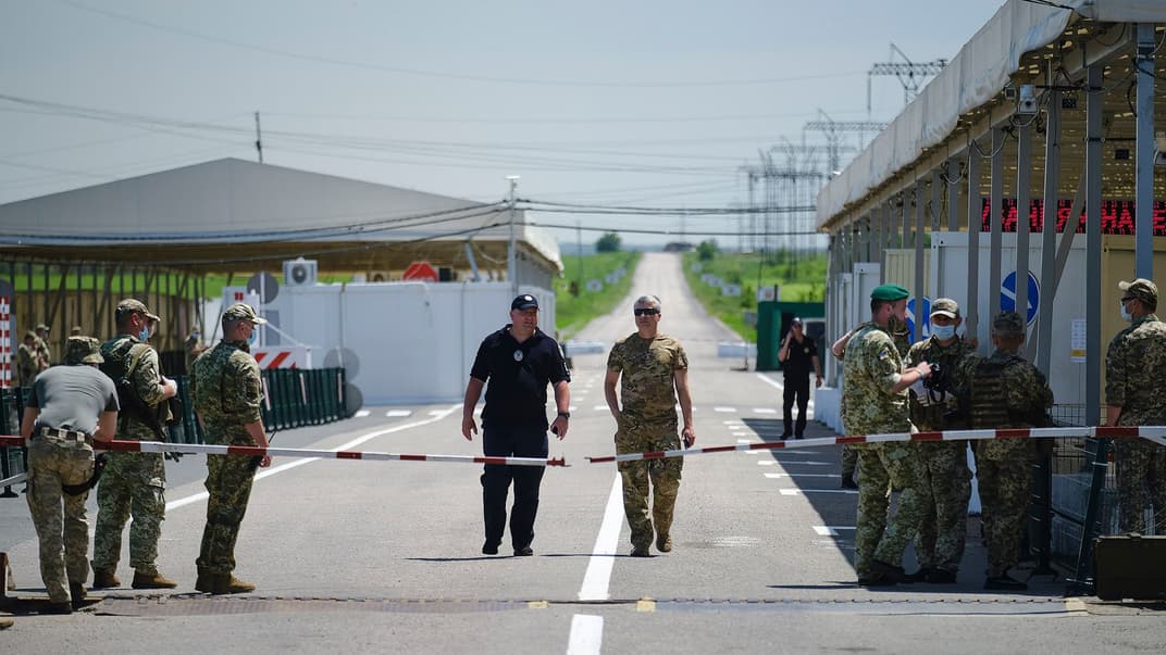 Общий вид подконтрольного Украине пункта пропуска Марьинка