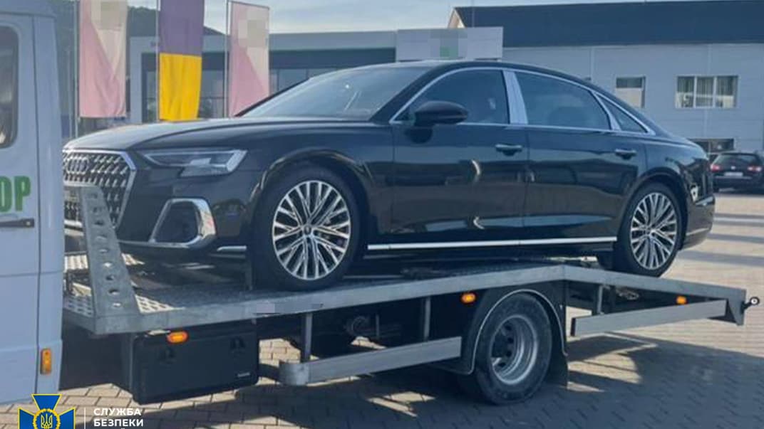 Элитный автомобиль, который фигурант поставлял в россию