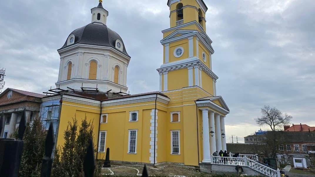 Свято-Успенський собор в Херсоні після обстрілів міста