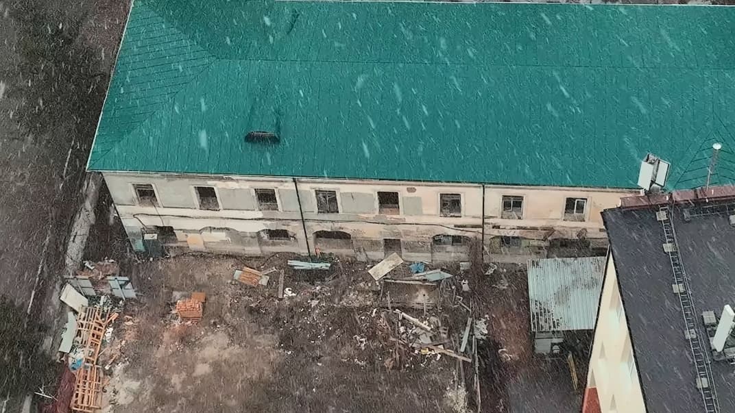 Реставрационные работы в кельях Братского монастыря во время инспекции по воздуху, 20 марта 2024 года