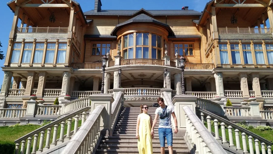 Клубный дом «Хонка» в национальном парке «Межигорье» в селе Новые Петровцы Вышгородского района Киевской области, 11 июня 2020 года