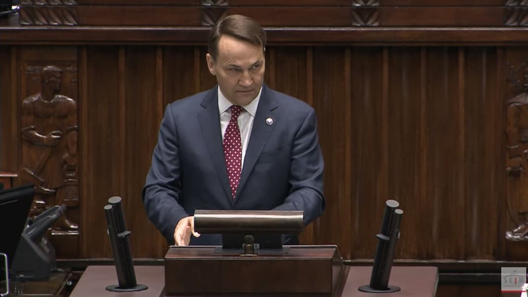 Глава МЗС Польщі Радослав Сікорський. Фото: Скриншот / Сейм Польщі