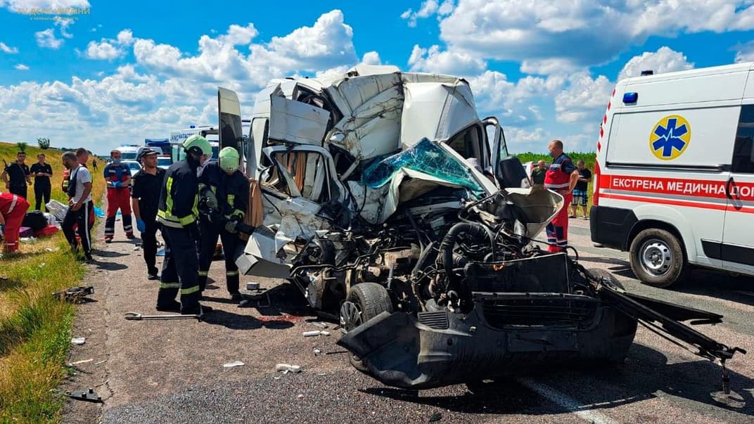 В Черкасской области из-за ДТП погибли четыре человека
