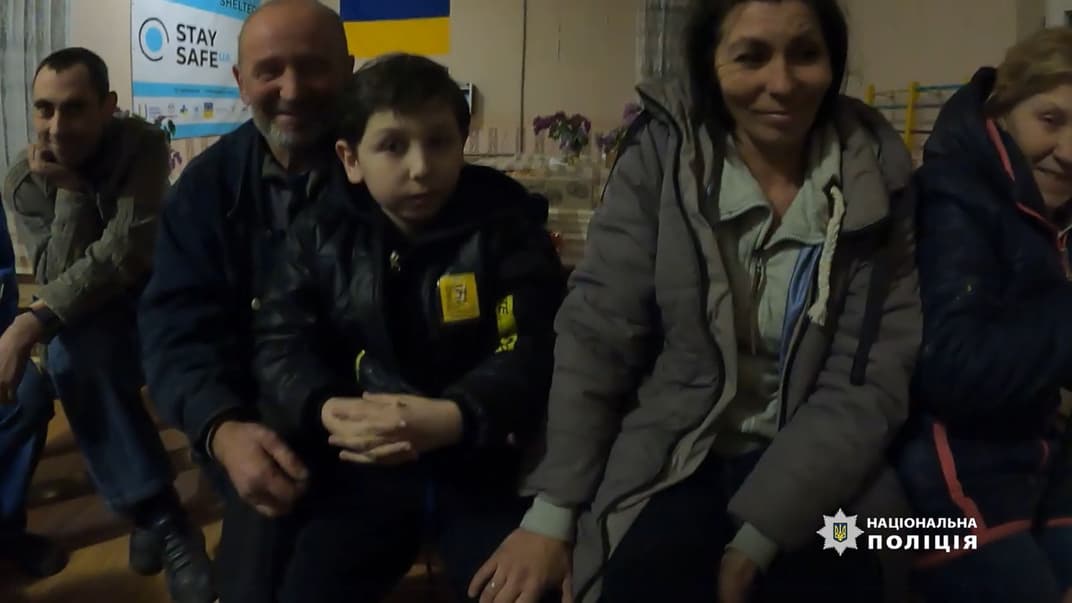 Евакуйований Матвій із батьками