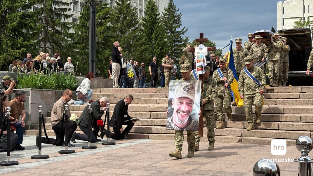 Прощание с погибшим актером и ведущим Максимом Нелипой, 23 мая 2025 года