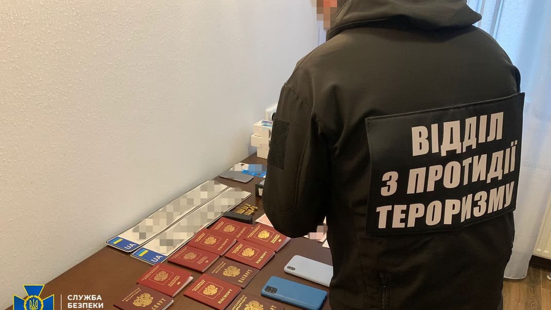 Правоохоронці під час обшуків