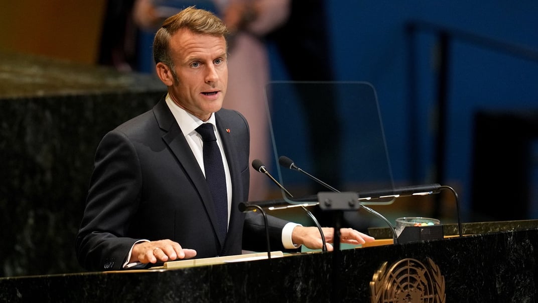 Президент Франції Емманюель Макрон виступає на конференції ООН щодо створення двох держав — ізраїльської та палестинської, 22 вересня 2025 року