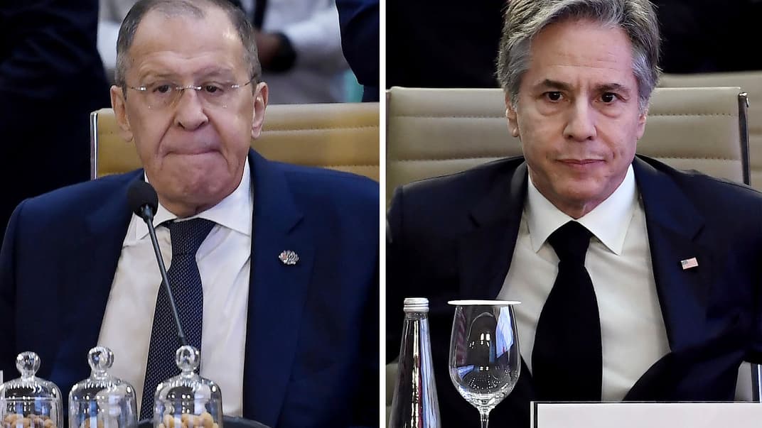 Министр иностранных дел россии сергей лавров (слева) и Госсекретарь США Энтони Блинкен на саммите G20 в Индии, 2 марта 2023 года