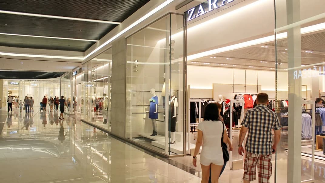 Магазин Zara в ТЦ Lavina Mall у Києві, 2017 рік