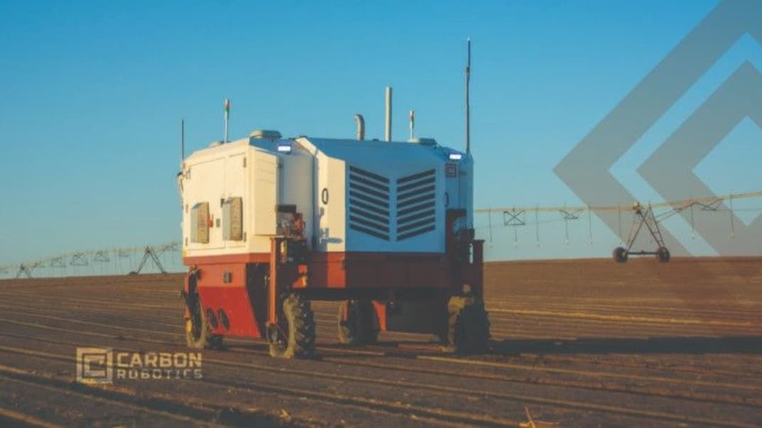 В США разработали робота, который лазером удаляет сорняки. Он может уничтожать более 100 тысяч растений в час