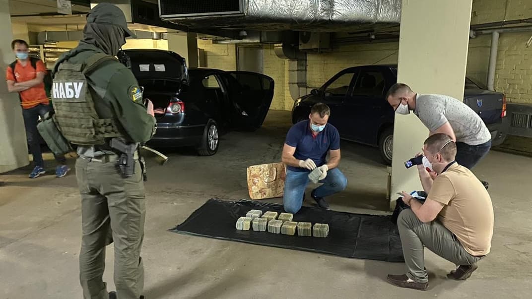 Экс-чиновник предлагал $6 млн взятки Холодницкому  и руководству НАБУ за закрытие дела