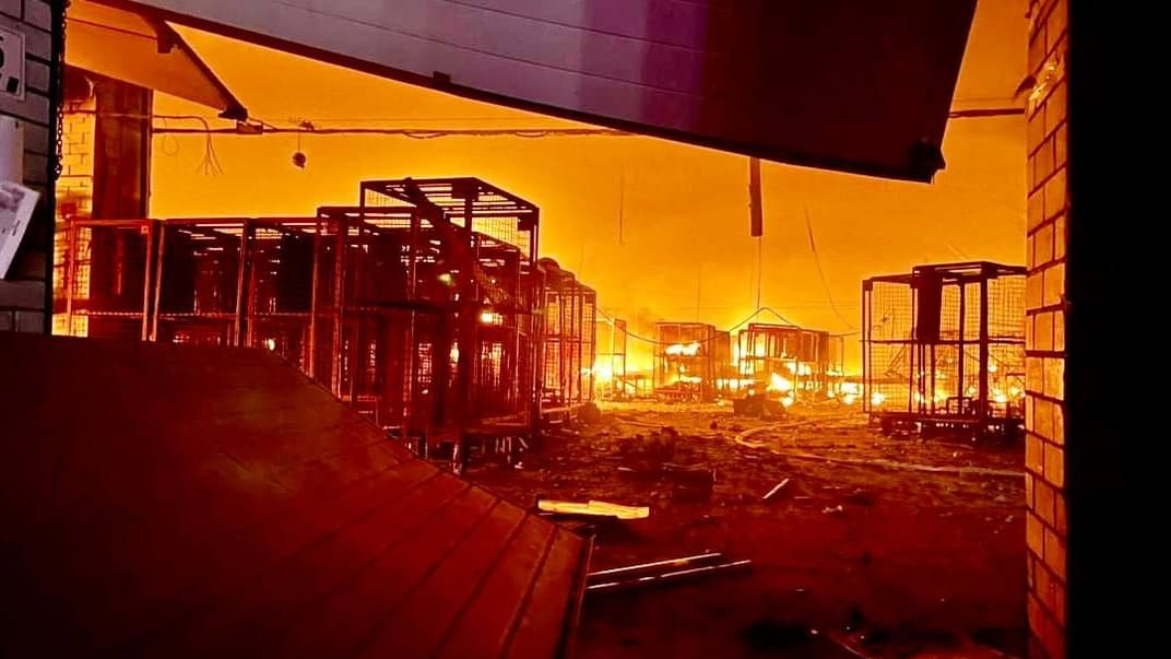 Наслідки російських ударів по логістичному підприємству у Дніпрі, 9 листопада 2022 року