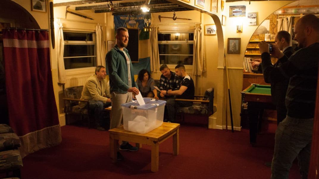 Голосование полярников на станции «Академик Вернадский»