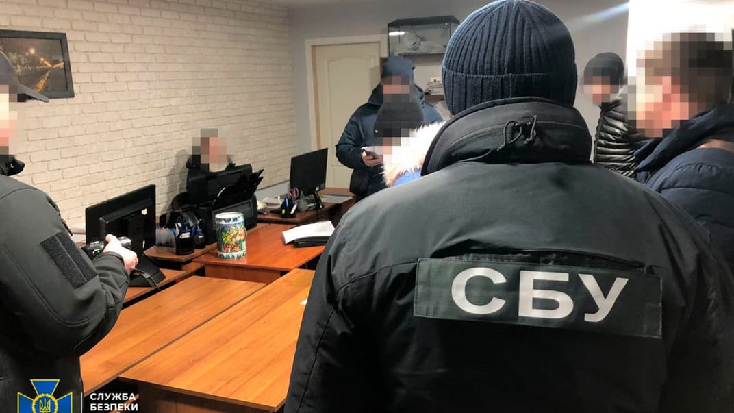 Правоохранители во время следственных действий