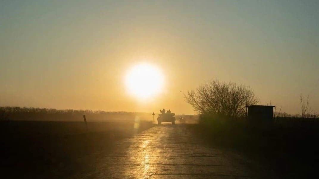 Український танк на світанку. Ілюстративне фото