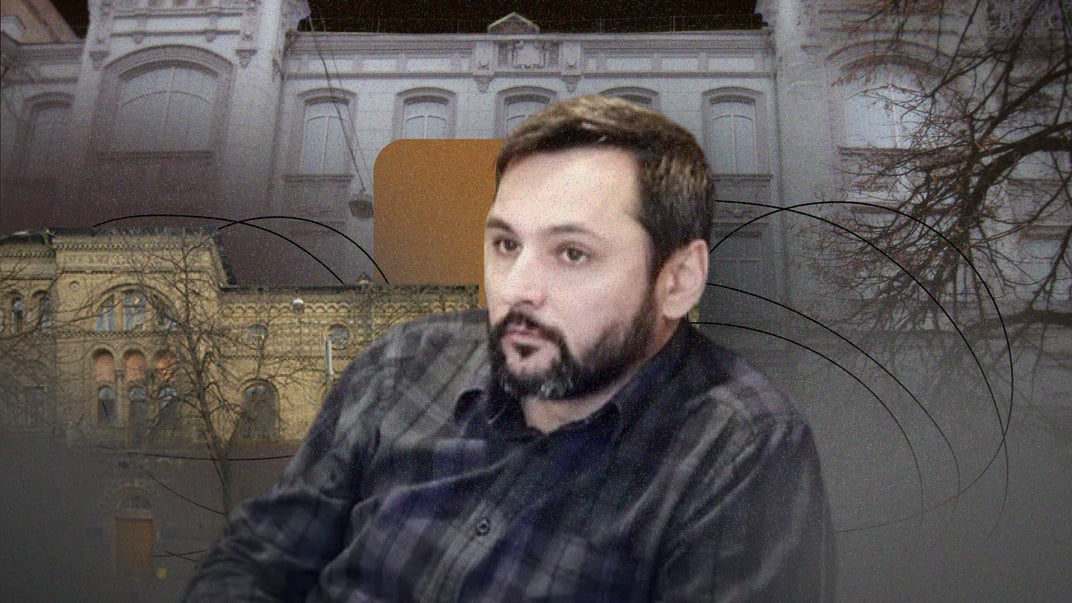 Викладач Київського національного університету театру, кіно і телебачення ім. І. Карпенка-Карого і керівник Молодого театру