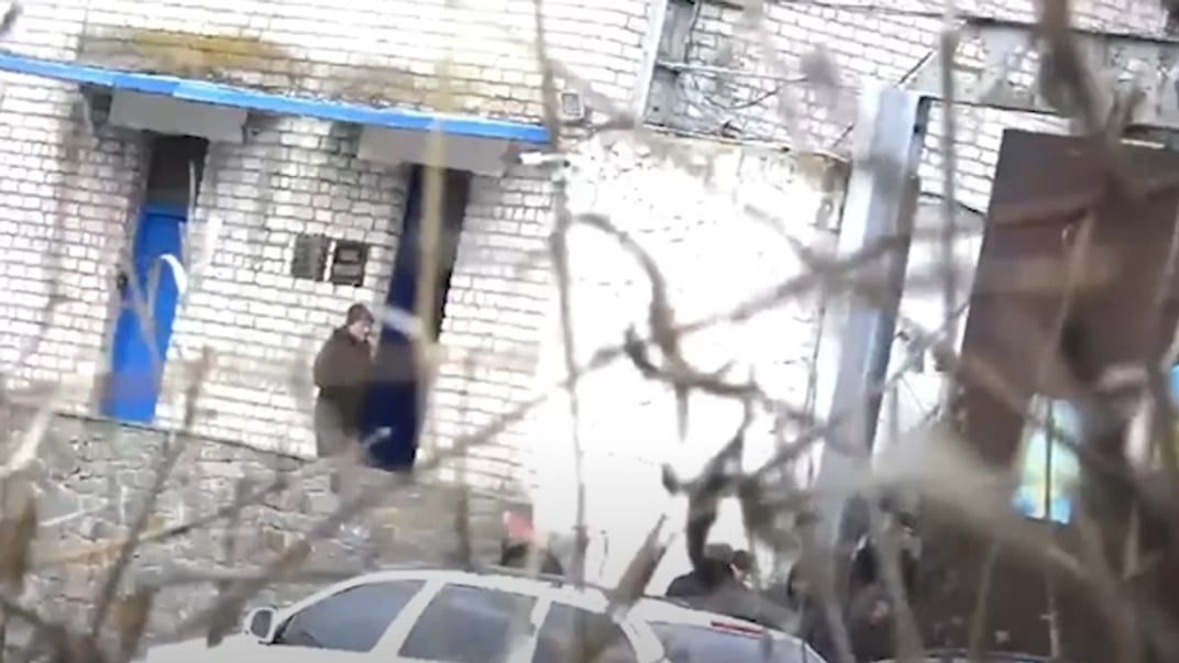 Начальник колонии в Черкаской области впустил криминальных авторитетов на «сходку»