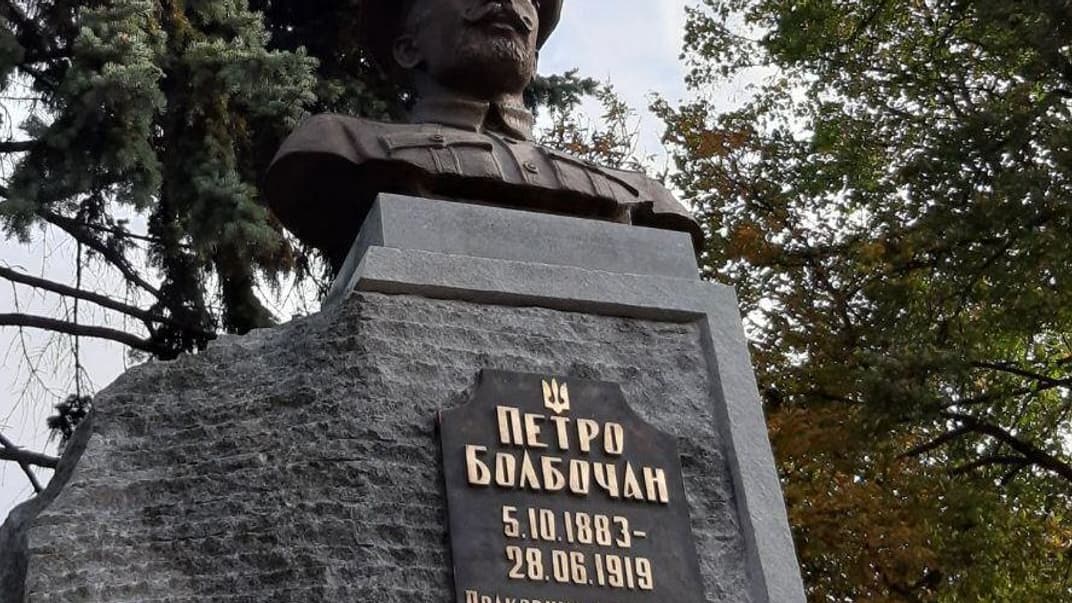 В Киеве установили памятник полковнику УНР Петру Болбочану. Он руководил операцией по освобождению Крыма