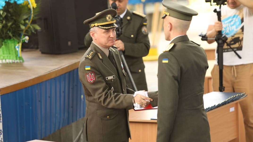 Генерал-лейтенант Олег Іващенко на випуску офіцерів Житомирського військового інституту імені Сергія Корольова, 2021 рік