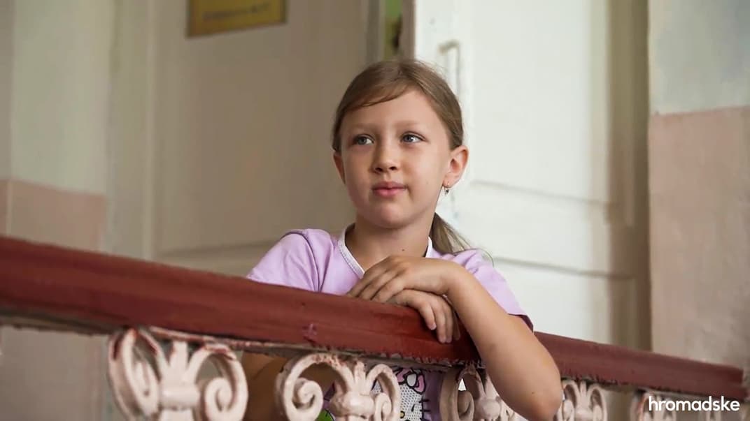 Девочка в центре для переселенцев в Кропивницком