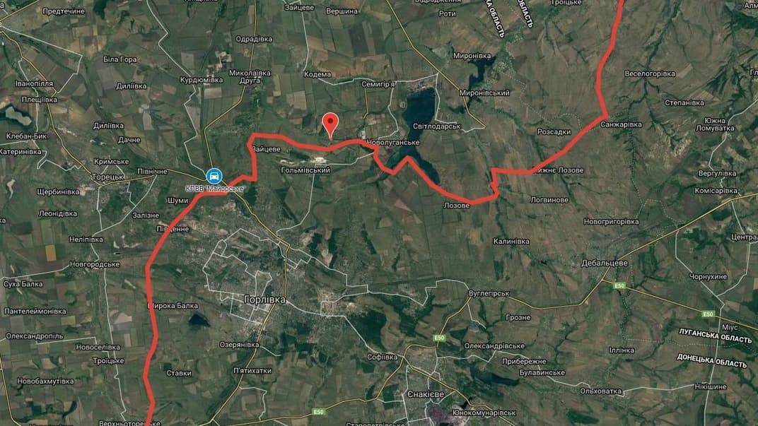 Червоним позначено приблизну лінію розмежування