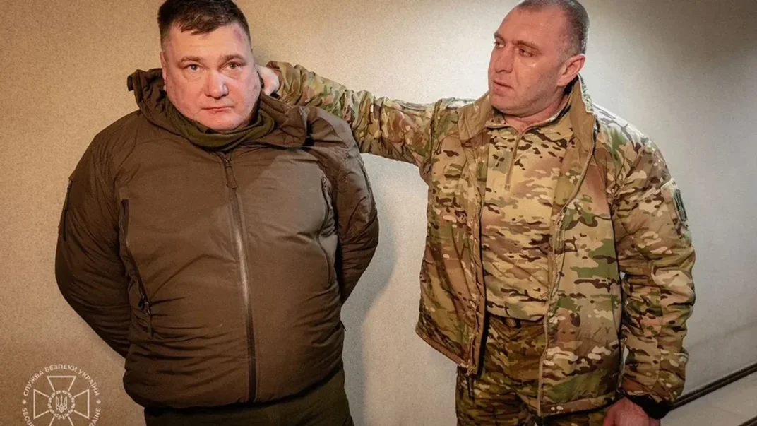 Голова СБУ Василь Малюк (праворуч) та екскерівник Штабу Антитерористичного центру СБУ Дмитро Козюра (ліворуч) Голова СБУ Василь Малюк (праворуч) та екскерівник Штабу Антитерористичного центру СБУ Дмитро Козюра (ліворуч)