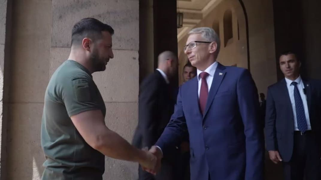 Президент Владимир Зеленский с премьер-министром Болгарии Николаем Денковым, 6 июля 2023 года
