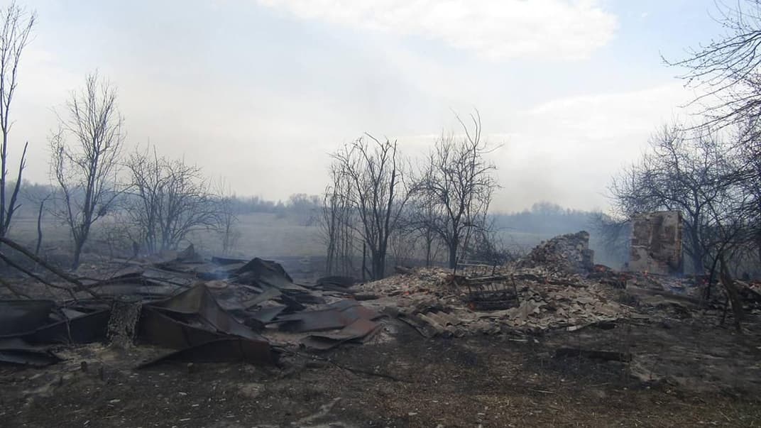 Місце пожежі в селі Борятині Житомирської області, яка спалахнула 13 квітня 2020 року