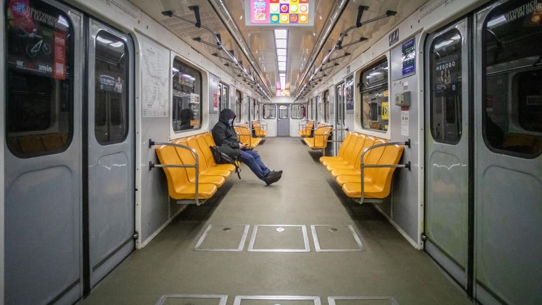 В Киеве передвигаться общественным транспортом с 5 по 16 апреля можно будет только по спецпропускам