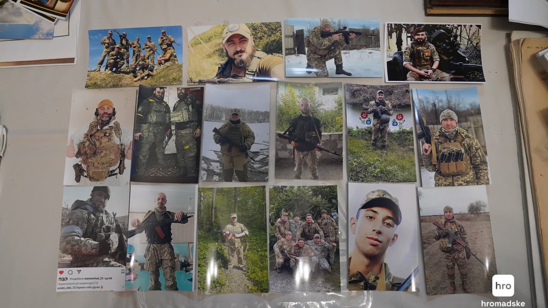 Фотографии мужчин призывного возраста, село Денисов, Тернопольская область