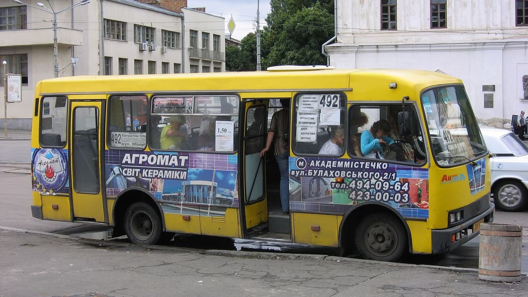 Маршрутка в Києві. Ілюстративне фото, 2005 рік