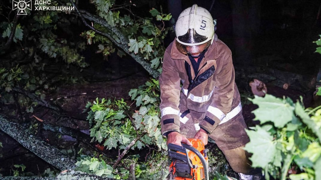 Рятувальники ліквідовують наслідки негоди на Харківщині, 12 липня 2025 року
