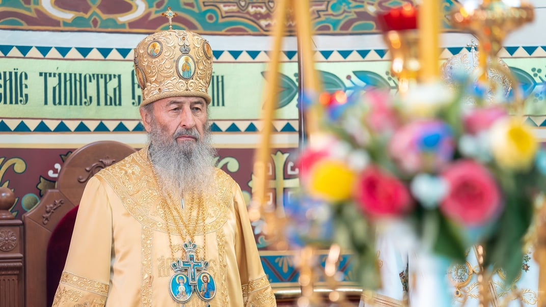 Предстоятель УПЦ МП митрополит Онуфрий возглавляет богослужение в Киево-Печерской Лавре (нижняя часть), 18 августа 2024 года