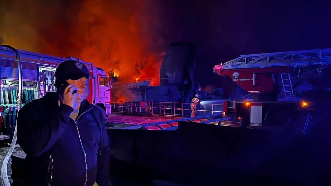 Окупаційний «губернатор» Севастополя Михайло Развожаєв приїхав на місце влучання, 13 вересня 2023 року