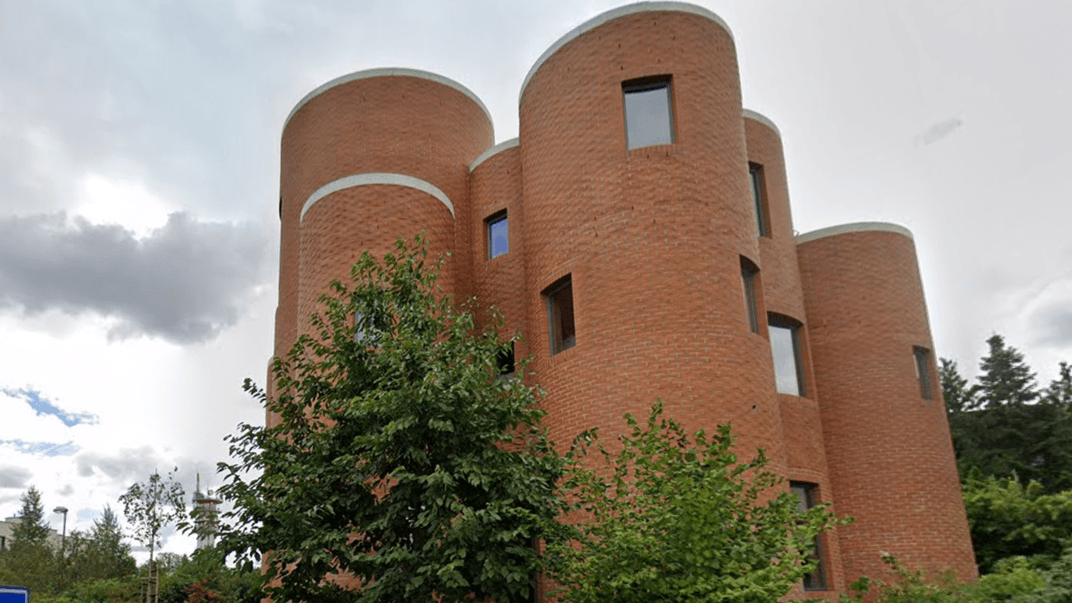 Будинок Томіо Окамури в Празі