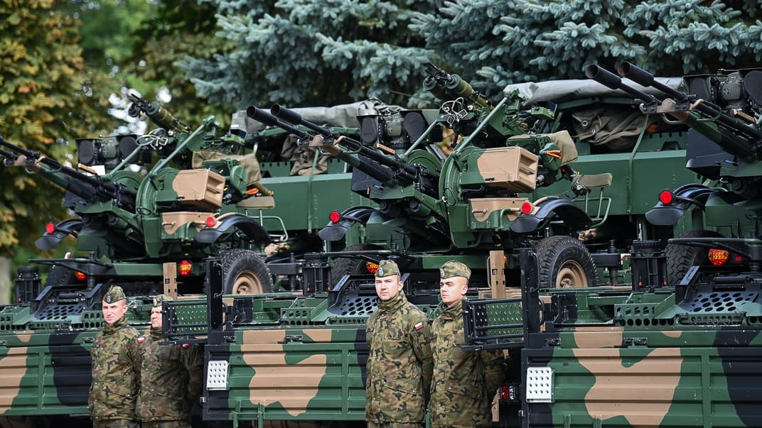 Иллюстративное фото. Военные 18 зенитно-ракетного полка Вооруженных сил Польши на фоне техники, 4 октября 2022 года