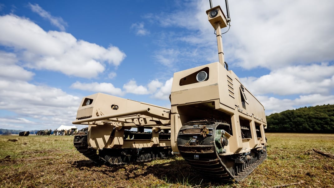 Ілюстративне фото. Модульна логістично-евакуаційна платформа TerMIT. На Brave1 Market таку можна придбати 2 мільйони гривень