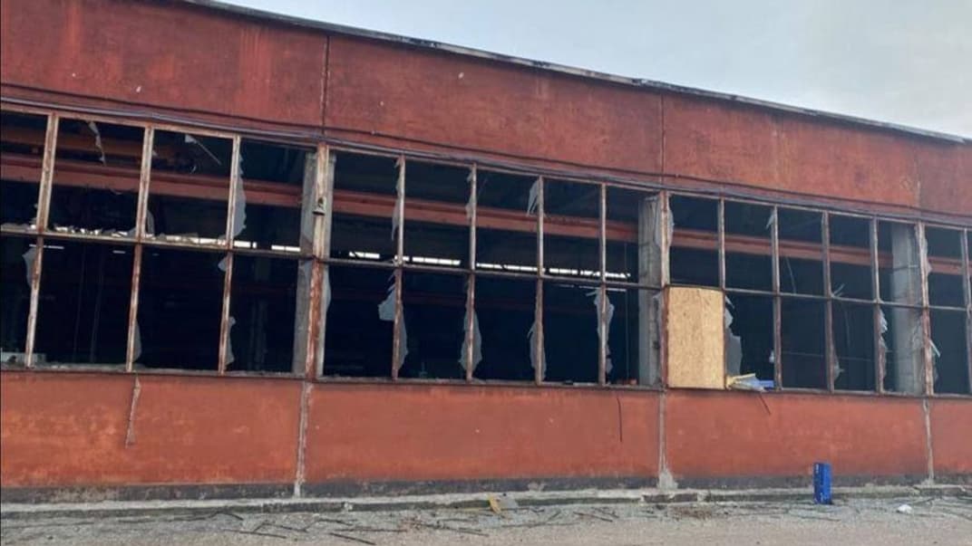 Наслідки російського обстрілу Нікополя 13 лютого 2023 року