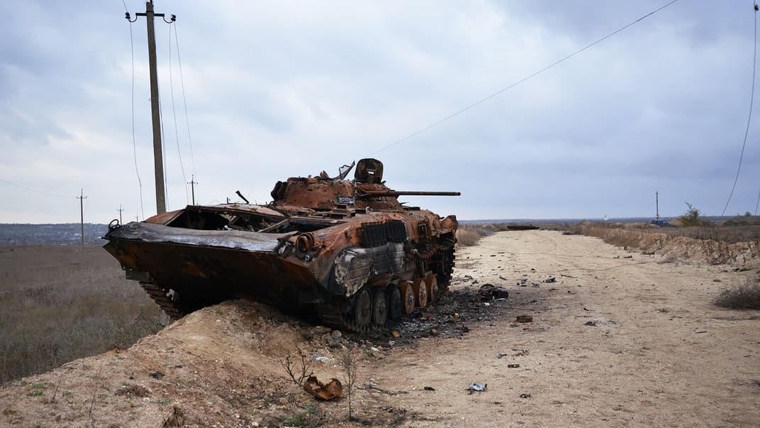 Бездомные в администрации и изрезанные колеса российских «военкоров»: что происходит в Херсоне после бегства оккупантов