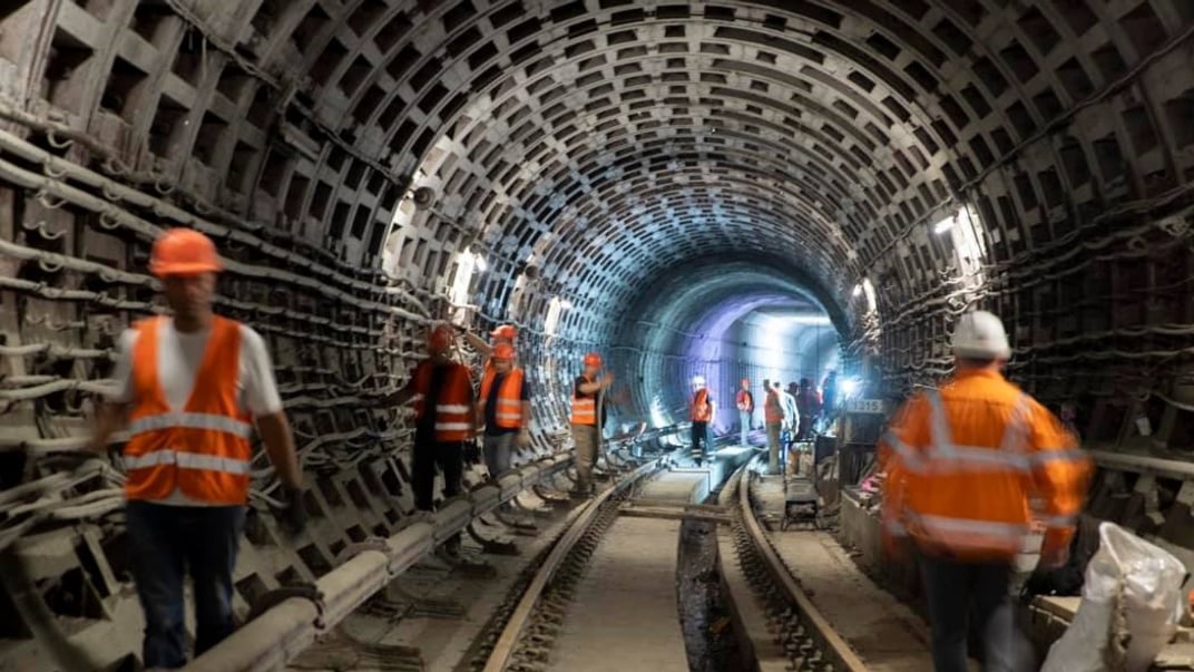 Восстановительные работы между станциями метро «Демеевская» и «Лыбидская»