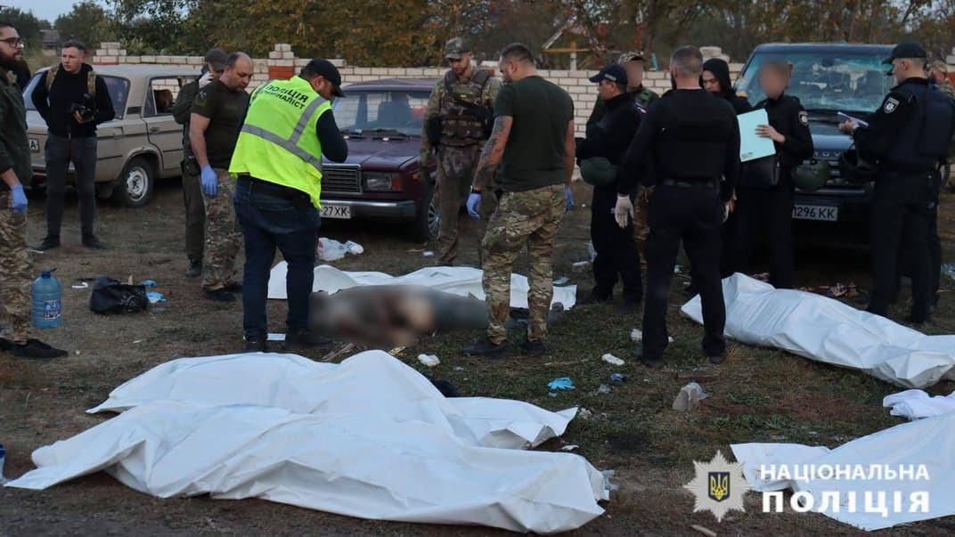 На місці влучання в селі Гроза на Харківщині 5 жовтня 2023 року