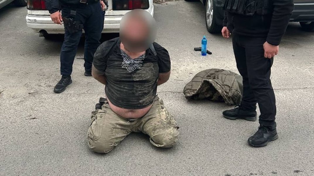 Затримання чоловіка, який влаштував стрілянину в Бучі