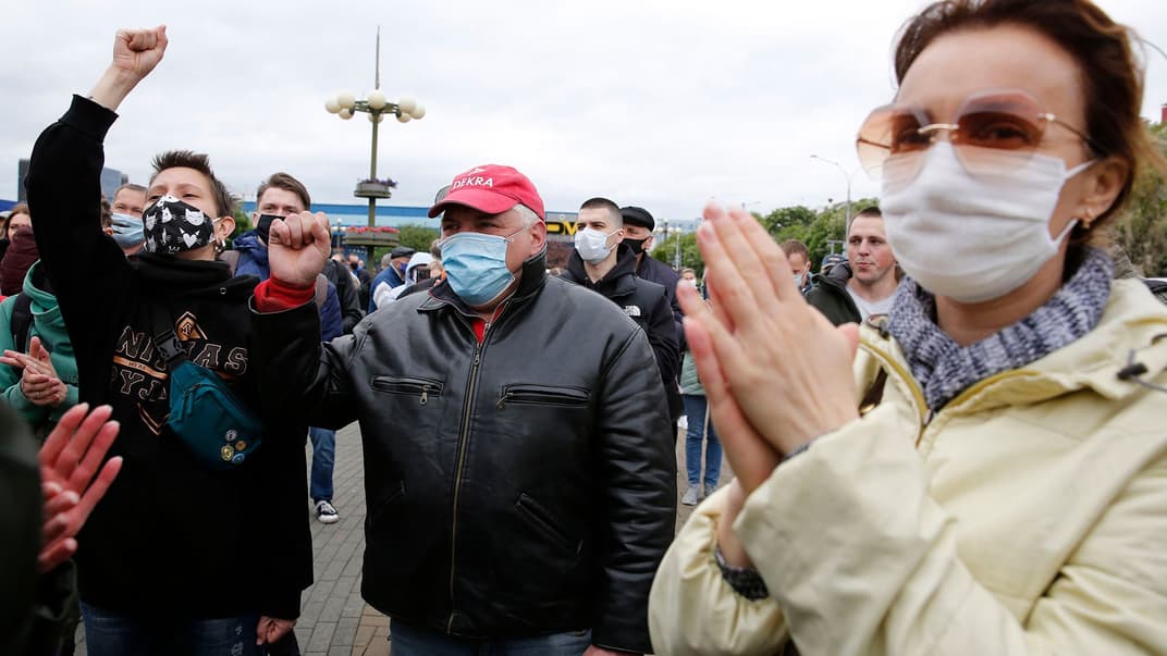 Участники оппозиционного пикета в Минске, Беларусь, 31 мая 2020