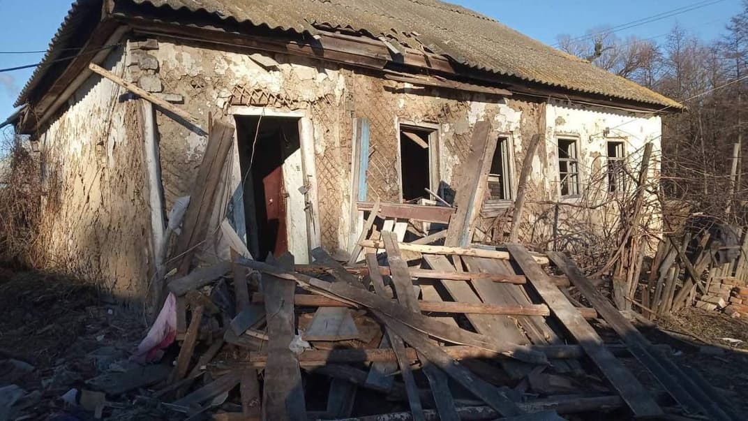 Наслідки російського обстрілу Новослобідської громади Сумщини 4 грудня 2022 року