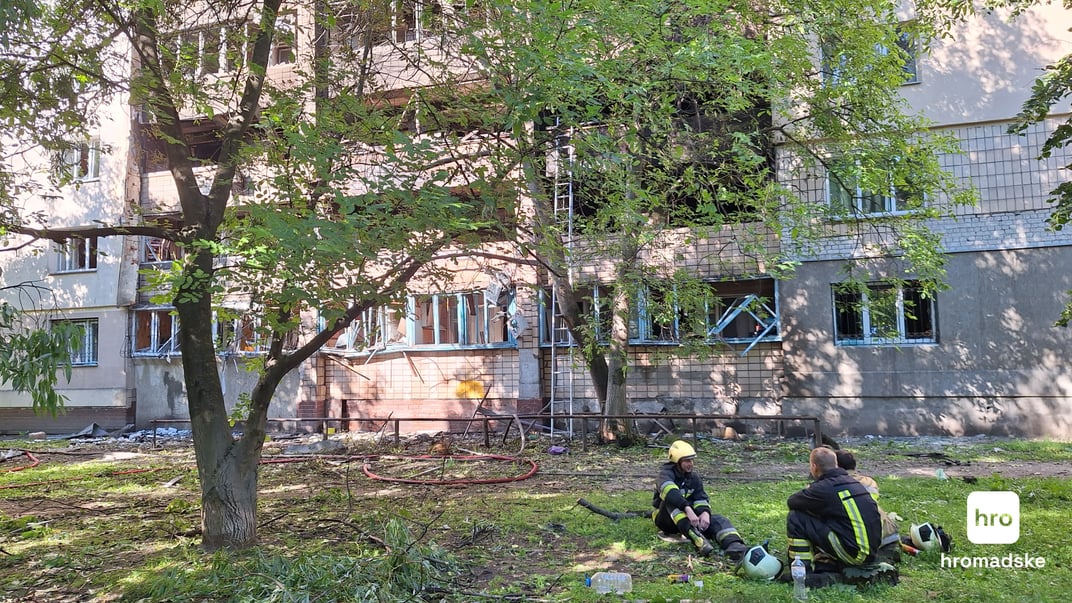 Дом, пострадавший после российской атаки на Киев, 4 июля 2025 года