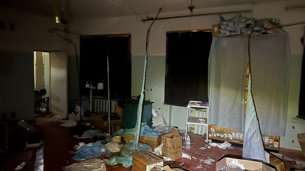 Імпровізований  «госпіталь» російських окупантів в Ізюмі, Харківська область