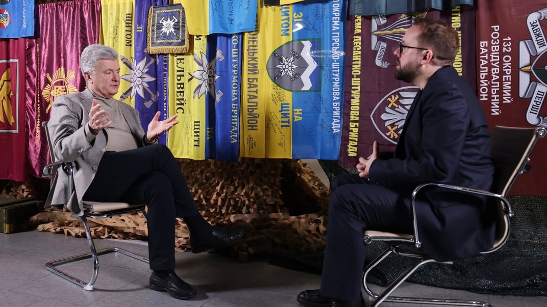 Петро Порошенко під час інтерв’ю журналісту Bild Полу Ронцхаймеру Петро Порошенко під час інтерв’ю журналісту Bild Полу Ронцхаймеру