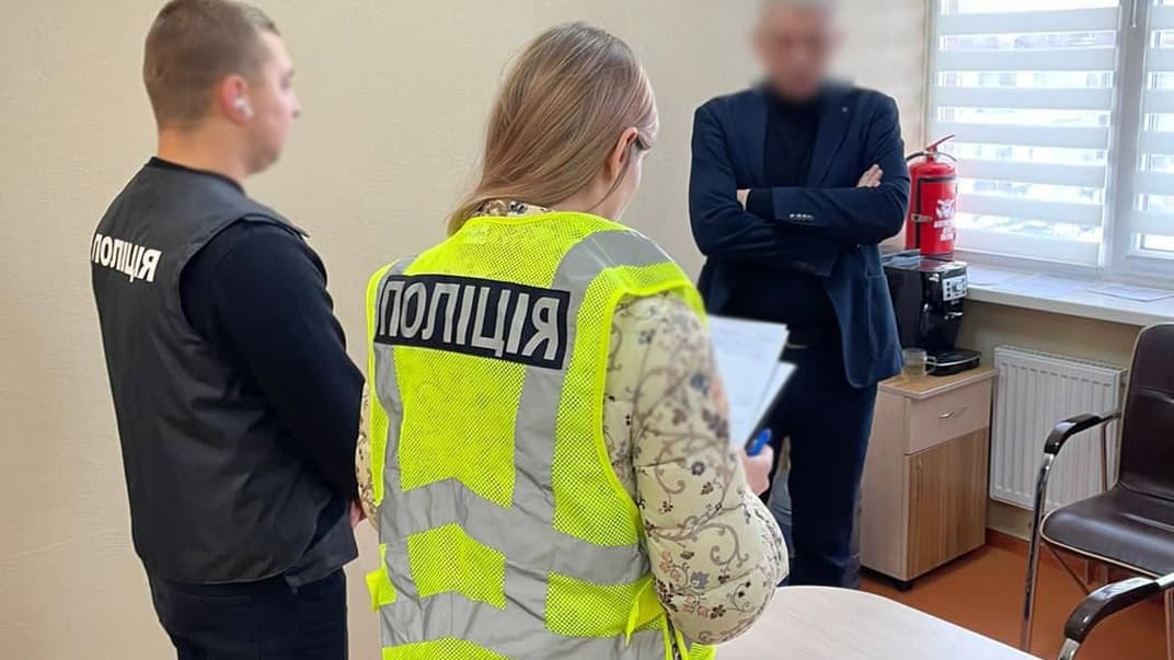 Следователи сообщили проректору о подозрении в получении взятки